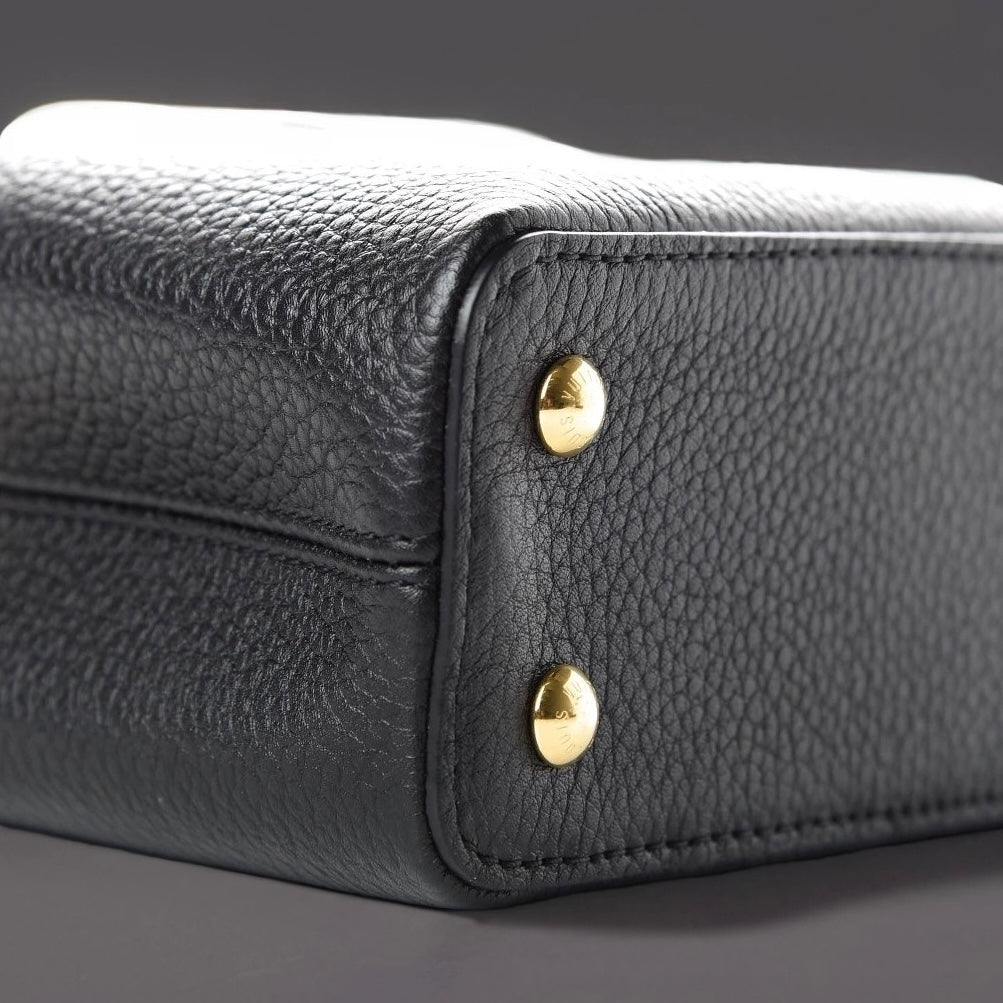 Taurillon Capucines Mini Black