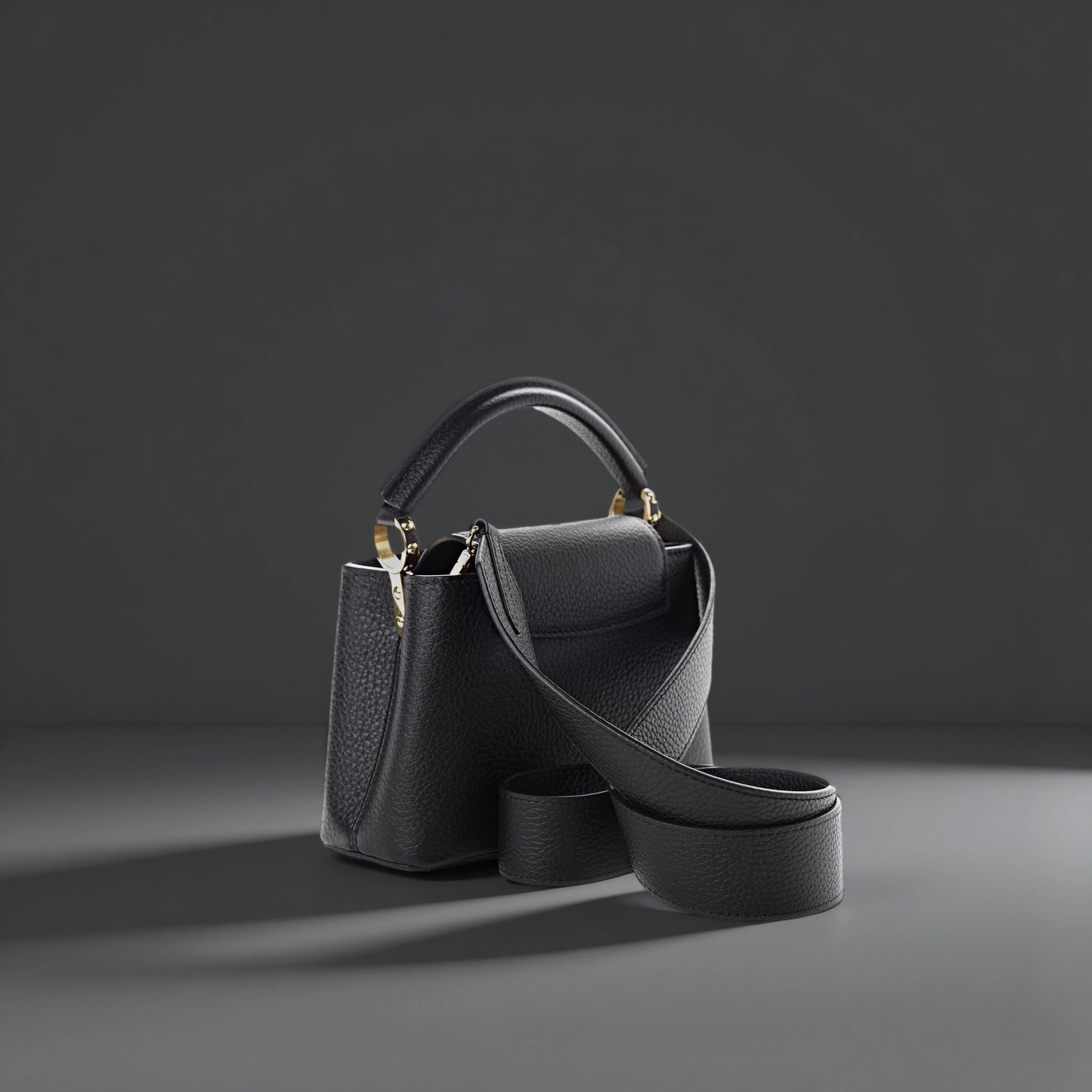 Taurillon Capucines Mini Black