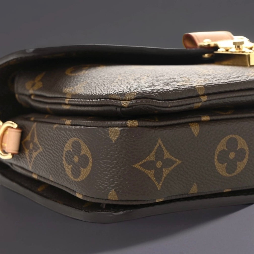 Monogram Pochette Metis East West