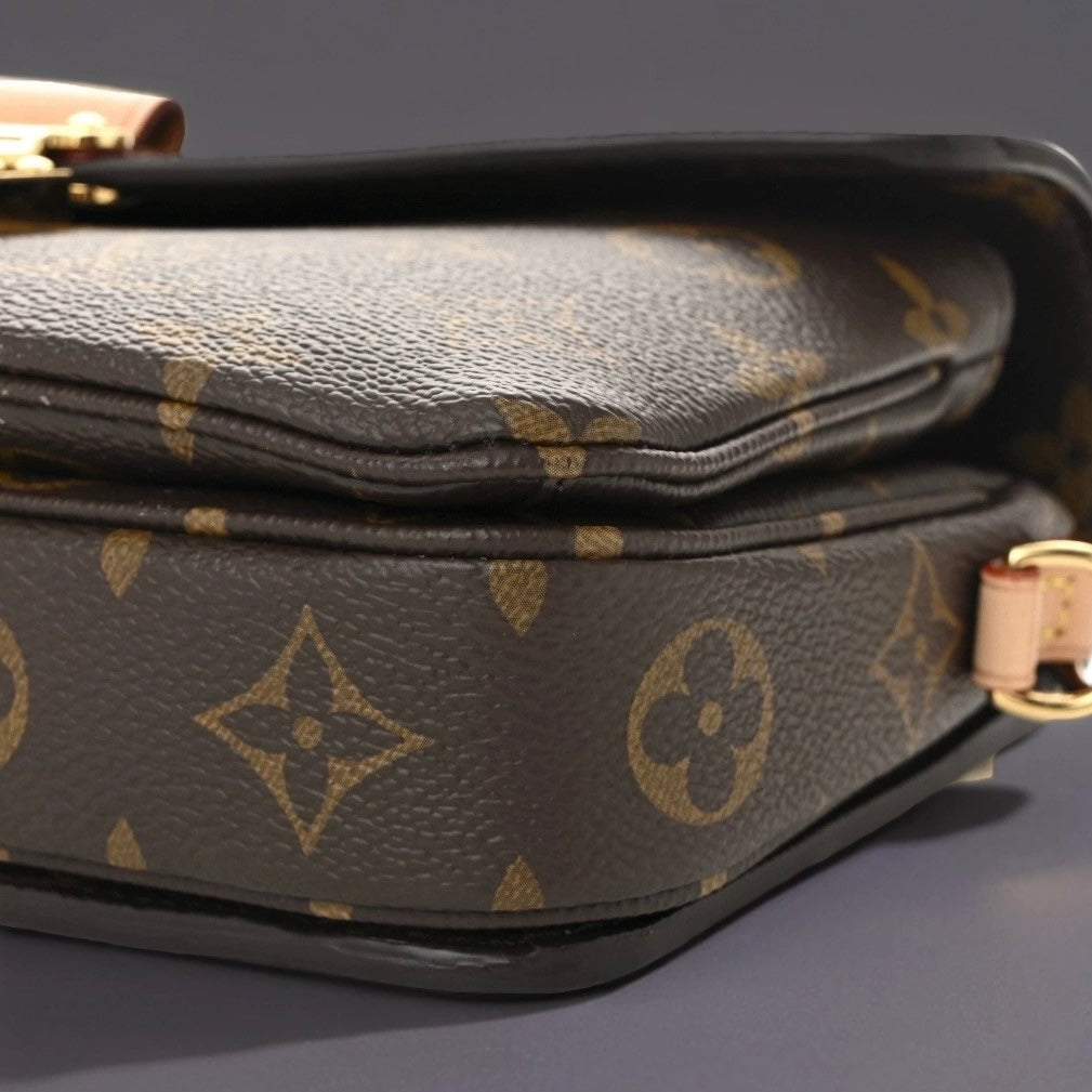 Monogram Pochette Metis East West