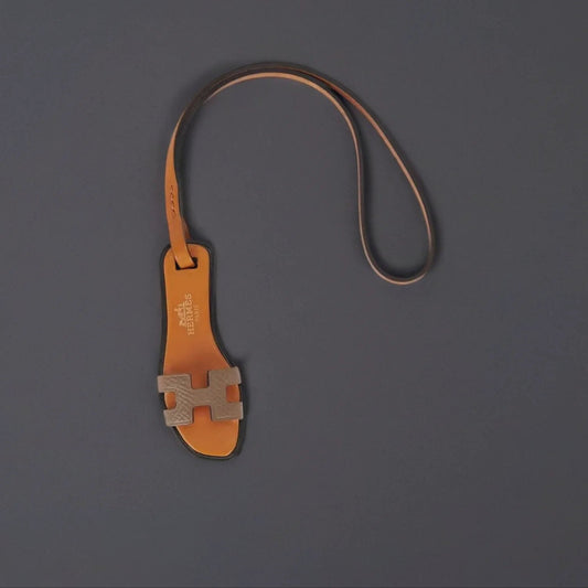 Oran Nano Bag Charm Etoupe