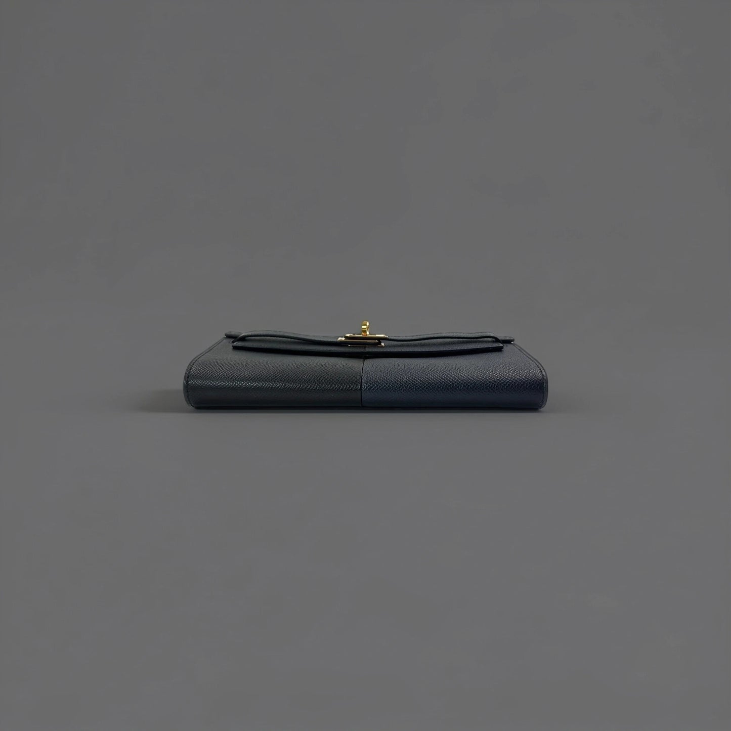 Epsom Kelly To Go Wallet Bag Bleu Indigo/Noir/Bleu Frida