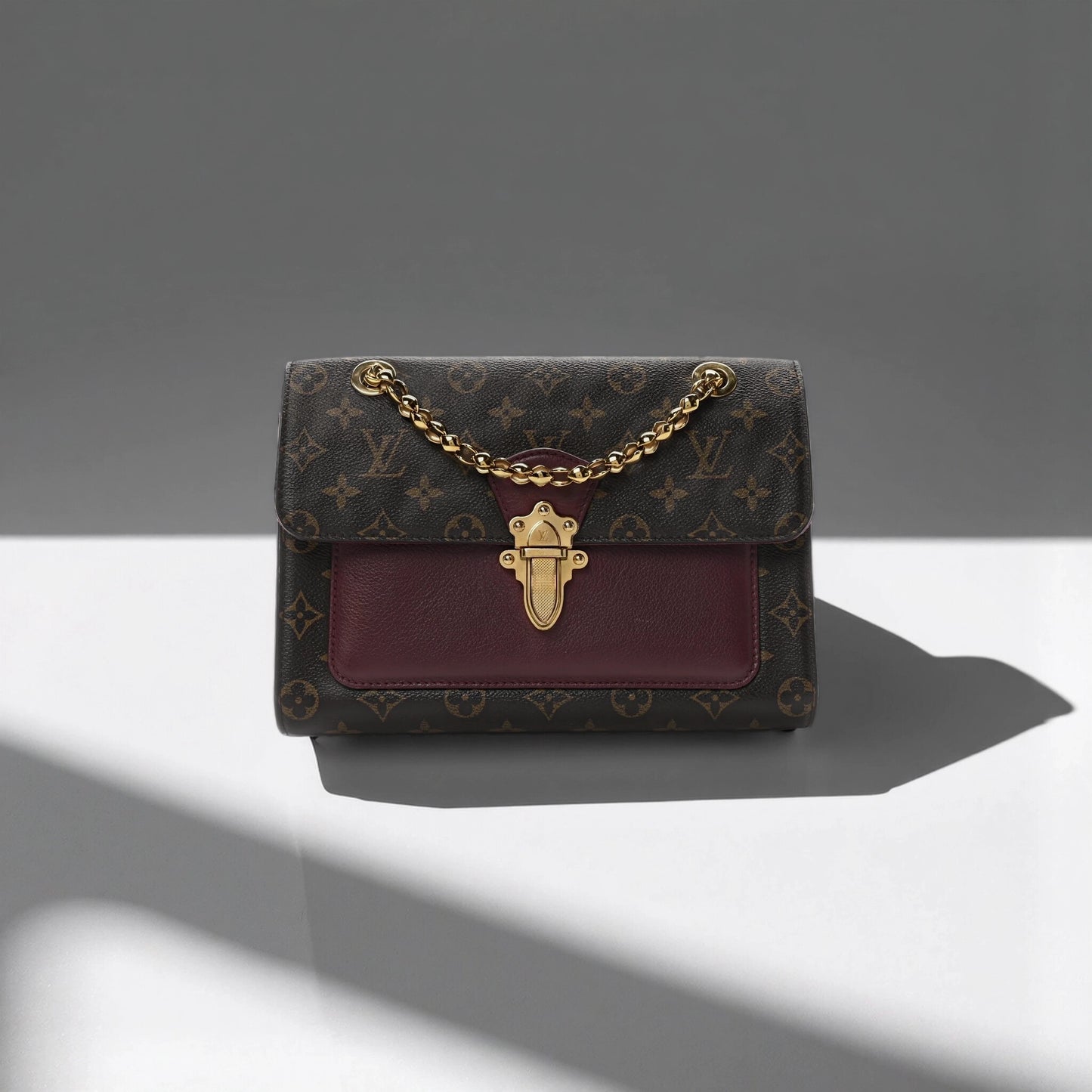Monogram Victoire Raisin