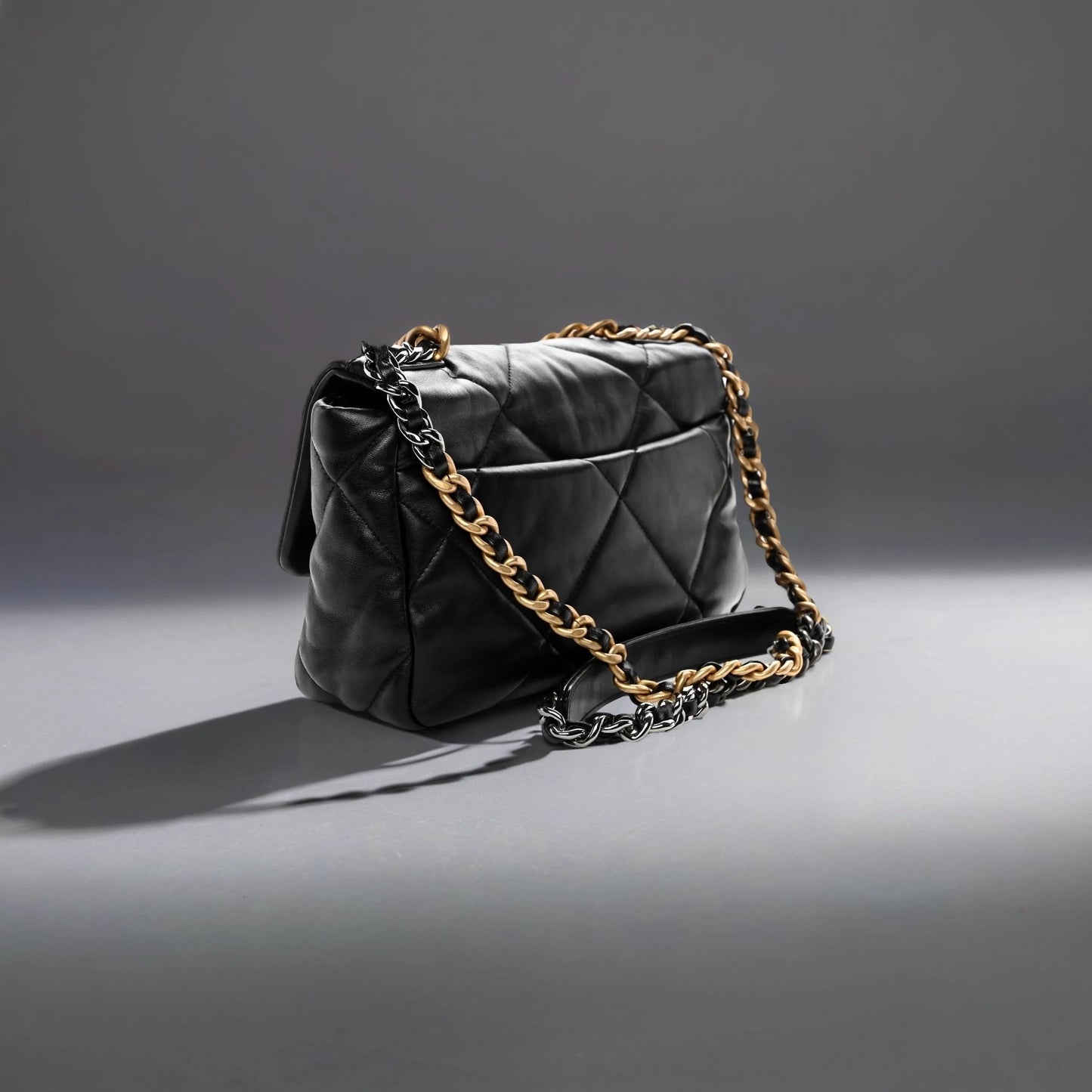 Lambskin Quilted Medium Chanel 19 Flap Black