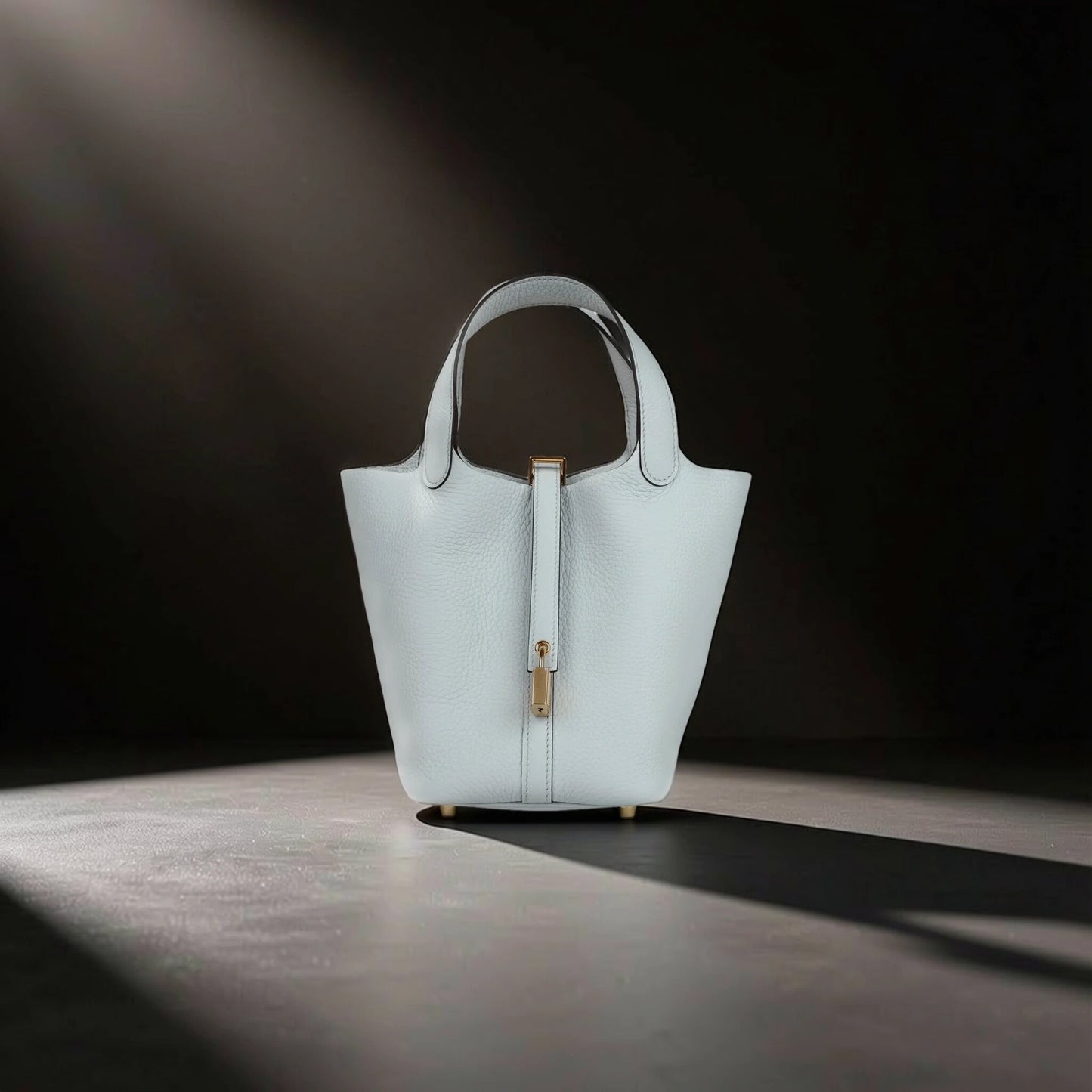 Taurillon Clemence Picotin Lock 18 PM Blue Pale Gold Hardwear